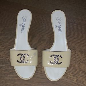 Chanel Patent Leather CC Logo Sandals